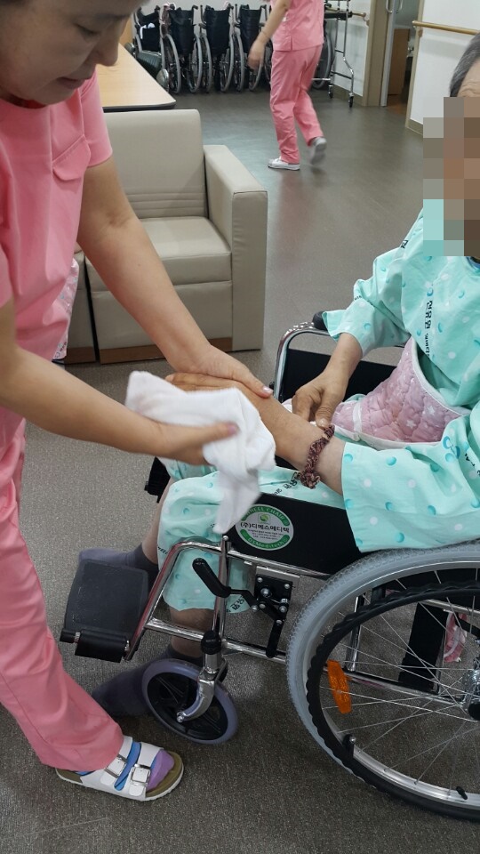 1f2c8edd6c53586df278801240fb6a5d_1525081