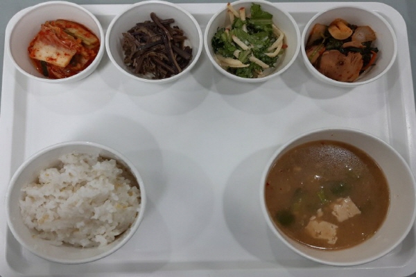 6147c634ce8b46fa21b769935eb43ad9_1590387