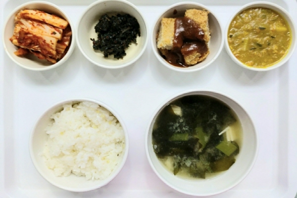 abc12e15b5b53957eaa75e6f8aa9f85e_1634111