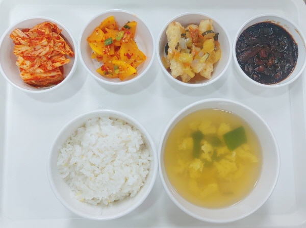 d7f4946ef18616e57a92bf3a65b8a37b_1653975