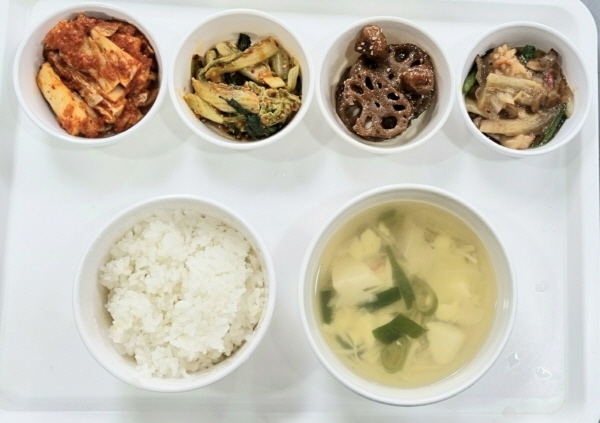 8fde5a19c12849855e445bd328b28e2b_1683070