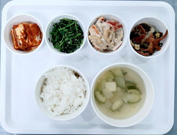 c121ab3af16a5c28129a73e2ff3d3bf8_1700186