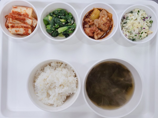 c121ab3af16a5c28129a73e2ff3d3bf8_1700186