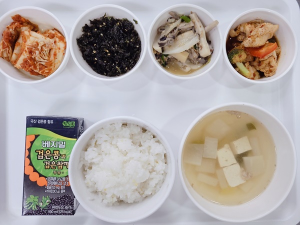 dea4ed25e0fda19eadef3a0139c0927c_1699322