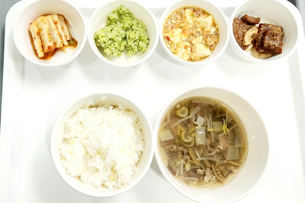 0ed4a21b7db60ab12ee8cd210ef912ec_1703672