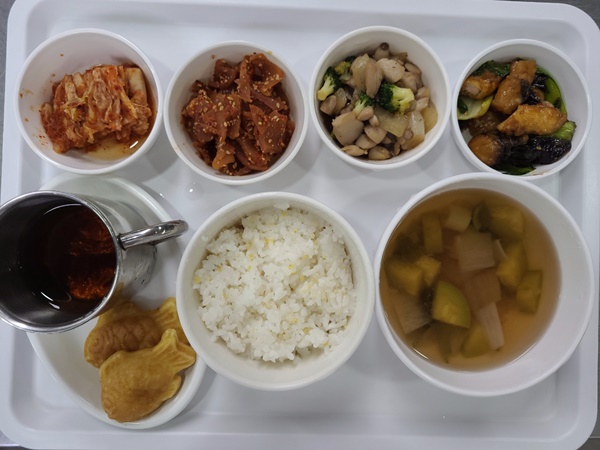 08470276f954c59ab0e8cd9d177e9f2c_1706750