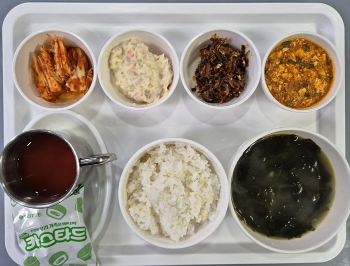 f8c67ad8fbf399499972df3ee9e49572_1715131