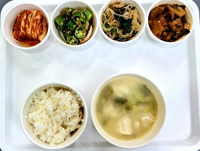 f8c67ad8fbf399499972df3ee9e49572_1715131