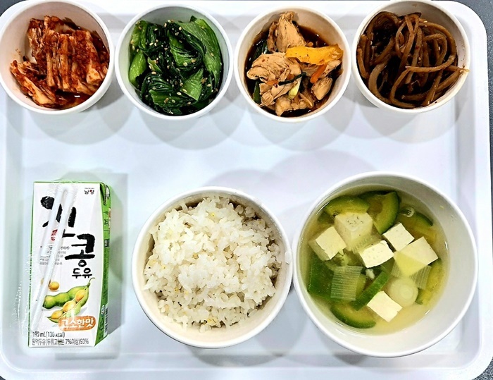 918679e87256048adb33bf3831fb2cf8_1718242