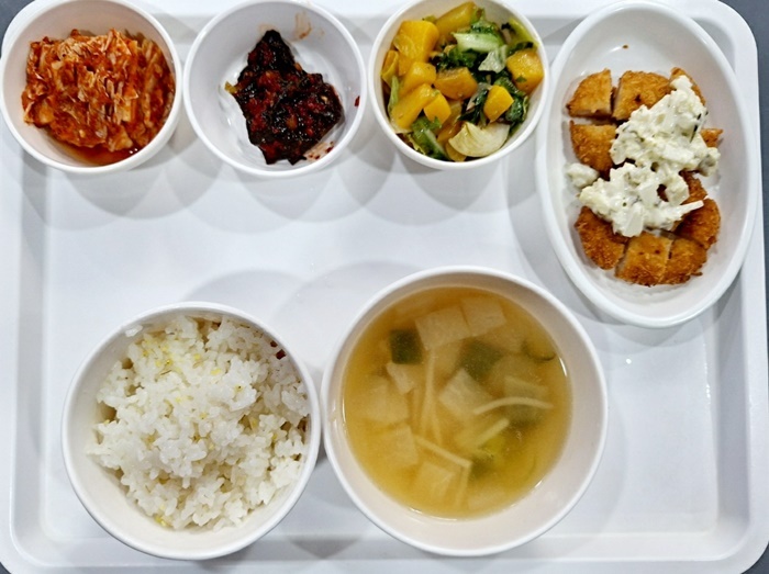 4983d6785e3cea5b47740f75567f3f4d_1723446