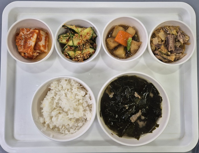 ebf27d0b30e14c36322daf1af95fe00b_1728266