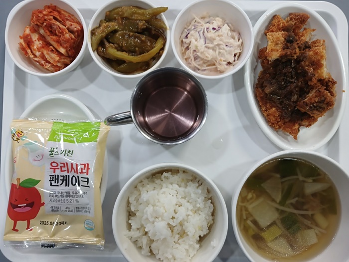 ebf27d0b30e14c36322daf1af95fe00b_1728266