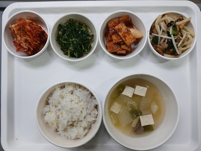 8128c9fa3108c3d8ee00aa6c6b3a017d_1771555